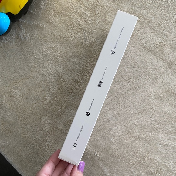 Triple iPhone/Android Phone & Watch Charger - Picture 9 of 13